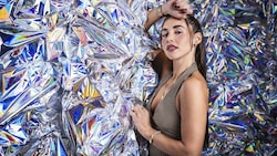Sarah Engels erlebte bei der Landung in Wien einen Schock: Der Koffer mit ihren ESC-Outfits ist ...