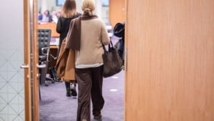 Gegen Pilnaceks Vertraute Karin Wurm und ihre frühere Mitbewohnerin wurde Anklage erhoben. 