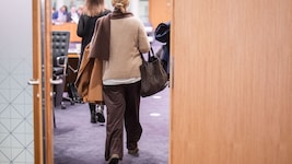 Gegen Pilnaceks Vertraute Karin Wurm und ihre frühere Mitbewohnerin wurde Anklage erhoben. 