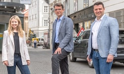 Das NEOS-Spitzentrio Verena Garber, Philipp Pointner und Alexis Pascuttini
