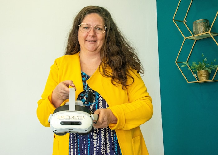 Marina Moyses mit der Demenzbrille.