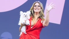 Heidi Klum begrüßte das Publikum in Hamburg gemeinsam mit „Hans, Franz und Fritz“. Aber wer ...