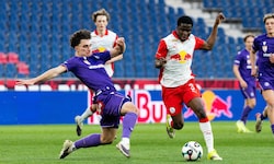 Aboubacar Camara (re.) wurde zum besten U22-Spieler der 2. Liga gewählt.