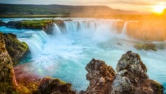 Der „Megawasserfall“ führte so viel Material mit, dass sich unterhalb eine mehr als 800 Meter ...