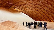 Mit einer Spannweite von mehr als 120 Metern ist der „Saldome II“ eine der größten freitragenden ...