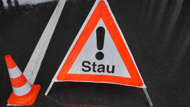 In Richtung Tirol stauten sich die Fahrzeuge von Götzis bis zur Autobahnraststätte Hohenems.