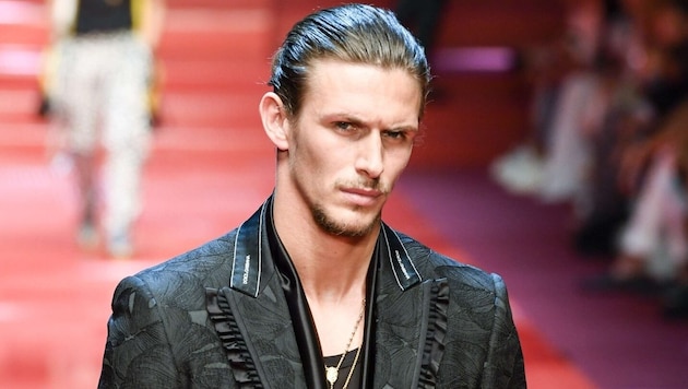 Der britische Realitystar Jake Hall starb mit nur 35 Jahren an den Folgen schwerer ...