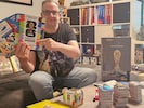 Sigi Möstl ist ein Sammler der ersten Stunde. 33 Alben seit 1970 sind vollgeklebt.