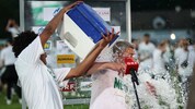 Gibt es für Austria Lustenau-Trainer Markus Mader heute wieder Grund für deine Dusche wie nach ...