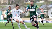 Ried-Verteidiger Sollbauer (re.), der Rekordspieler des WAC, absolviert am Samstag sein 300. ...