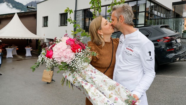 Eva-Maria Winkler ist sichtlich stolz auf ihren Vitus. Von ihr gab’s Küsse, von den anderen ...