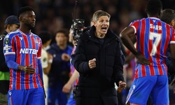 Trainer Oliver Glasner hat Crystal Palace ins Finale der Conference League geführt. 