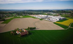 Der Wirtschaftspark in Reichersberg umfasst 32 Hektar. Auf 22 Hektar davon wollte sich Amazon ...