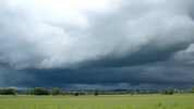 Nach dem Wochenende bilden sich nach einem sehr sonnigen Start einige Quellwolken, die ...