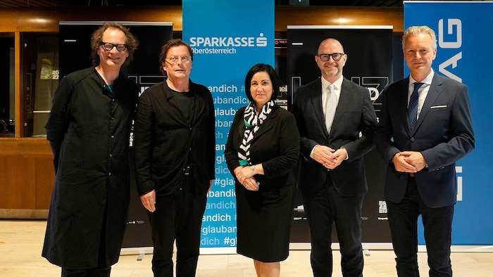 Von links: Intendant Norbert Trawöger, Regisseur Felix Breisach, Stefanie Christina Huber ...