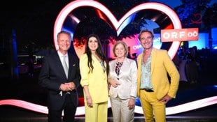 ORF-OÖ-Landesdirektor Klaus Obereder mit Monika Ballwein, GD Ingrid Thurnher und Andie Gabauer ...