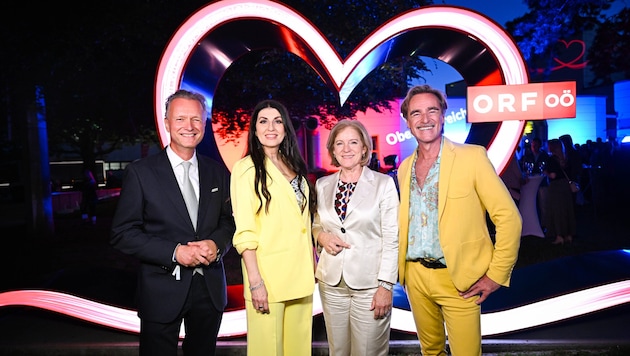 ORF-OÖ-Landesdirektor Klaus Obereder mit Monika Ballwein, GD Ingrid Thurnher und Andie Gabauer ...