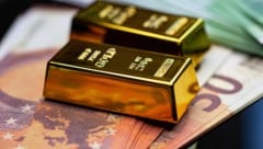 Sechs Kilogramm Gold sowie Bargeld in Höhe von mehr als einer Million Euro wurden beschlagnahmt. ...