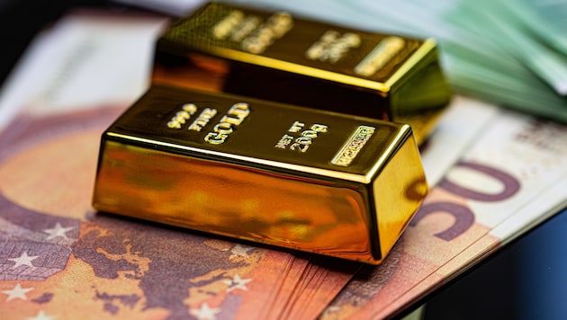 Sechs Kilogramm Gold sowie Bargeld in Höhe von mehr als einer Million Euro wurden beschlagnahmt. ...