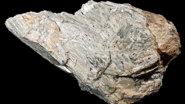 An der TU Wien wurde erstmals die Reaktion von Kohlendioxid mit dem Mineral Wollastonit auf der ...