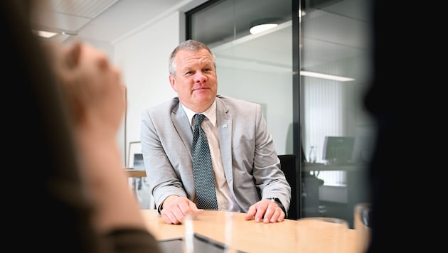 Tilman Königswieser empfing die „Krone“-Redakteure Lisa Stockhammer und Robert Loy in seinem ...