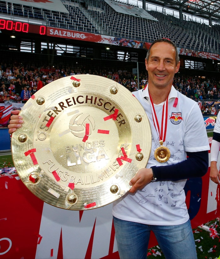 Adi Hütter wurde als Trainer mit Salzburg 2015 Meister.