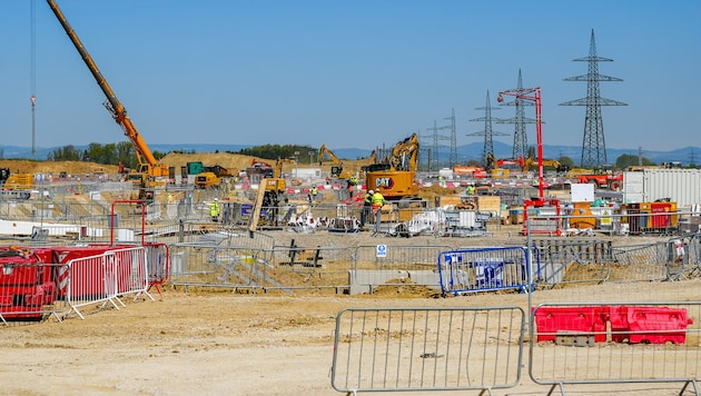 In Kronstorf im Bezirk Linz-Land baut Google derzeit ein Rechenzentrum.