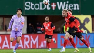 Südkorea hofft bei der WM auf Altstar Son (li.)