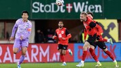 Südkorea hofft bei der WM auf Altstar Son (li.)