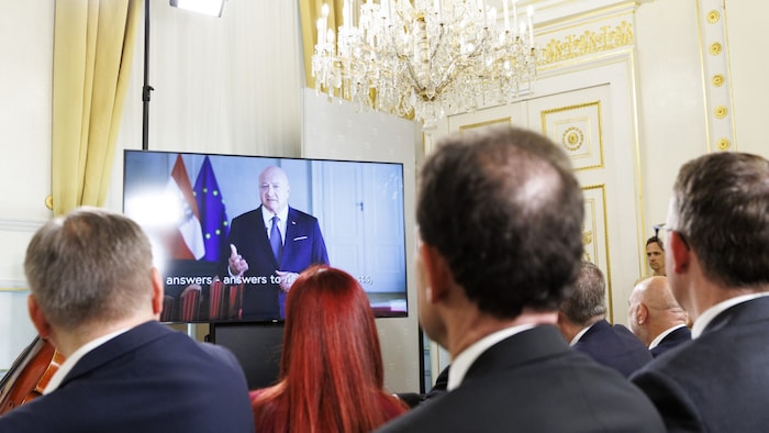 Stocker nahm per Video aus den Vereinigten Arabischen Emiraten an der Gedenkveranstaltung teil.