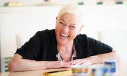Sie hat immer den Schmäh rennen: Am 13. Mai wird Jazz Gitti unverwüstliche 80 Jahre alt.