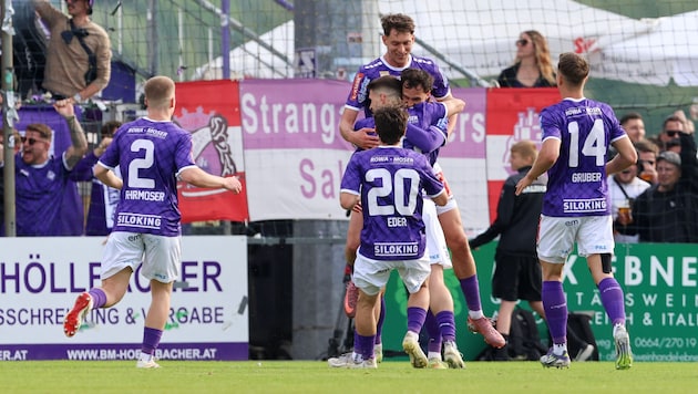 Nach dem 2:0 von Daniel Bares war der Jubel bei Austria Salzburg groß.