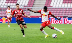 Aboubacar Camara (re.) erzielte ein absolutes Traumtor.
