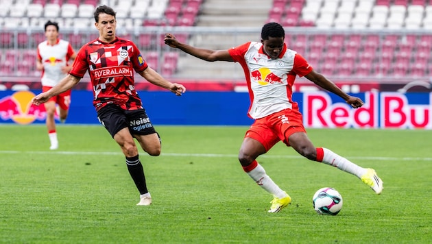 Aboubacar Camara (re.) erzielte ein absolutes Traumtor.