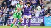 Austria-Verteidiger Robin Voisine (l.) köpfte in der Nachspielzeit zum 2:2-Ausgleich ein.