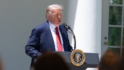 Trump bekräftigte am Sonntag sein Ziel, den Iran vom Bau einer Atombombe abzuhalten. Die ...