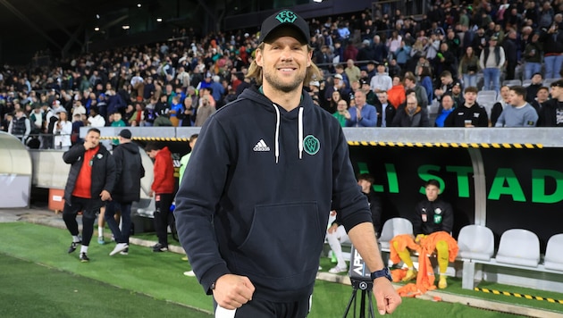 Wacker-Trainer Sebastian Siller konnte sich über einen hart erkämpften 2:1-Sieg gegen Imst ...