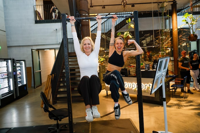 Stefanie Millinger und Vroni Stallmaier (li.)