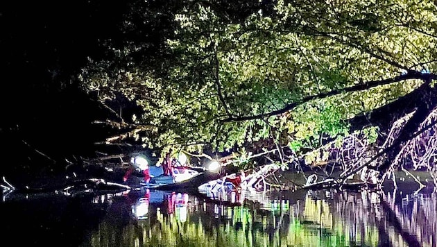 Am größten Salzachsee gab es in der Nacht auf Samstag einen traurigen Einsatz: Es wurde eine ...