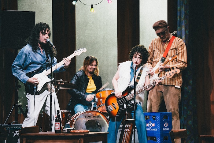 Die Musik ist der Fokus des Abend – damit steht auch die Band (deeLinde, Raphael Meinhart, Miloš ...