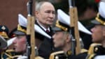 Kremlchef Wladimir Putin nimmt aus Angst vor ukrainischen Drohnenangriffen die Parade diesmal ...