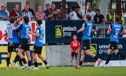 Riesenjubel in Amstetten bei den Torschützen Wimmer, Steiger und Co.