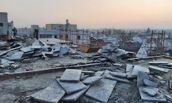 Nach dem verheerenden Brand in der Silvesternacht, der das Dach komplett zerstörte, schreiten ...