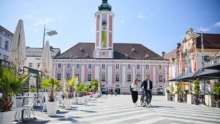 Der Rathausplatz ist zentraler Punkt der „NÖ-Card-Tour“ durch St. Pölten. 