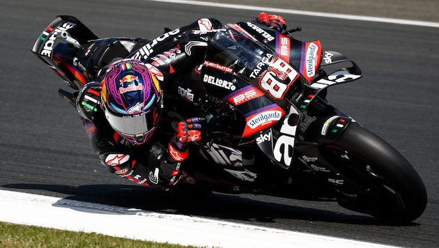 Jorge Martin wins the sprint race at Le Mans.