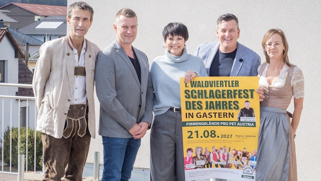 Haupt-Organisator und Wirt Oskar Buschek, Vizebürgermeister Markus Moldaschl, Francine Jordi, ...