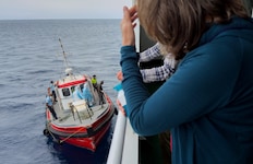 Die Passagiere auf der MV Hondius warten auf Evakuierung ...