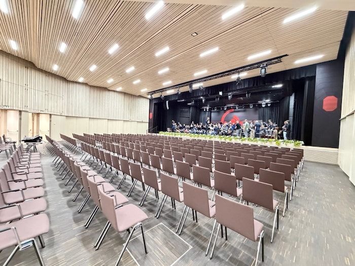 Der modernisierte Veranstaltungssaal mit 500 Sitzplätzen.