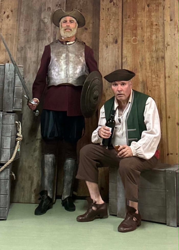Alexander M. Helmer (li.) als Don Quijote und Alexander M. Wessely als Sancho Panza. ...