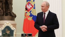 Wladimir Putin trägt seine Armbanduhr normalerweise immer.